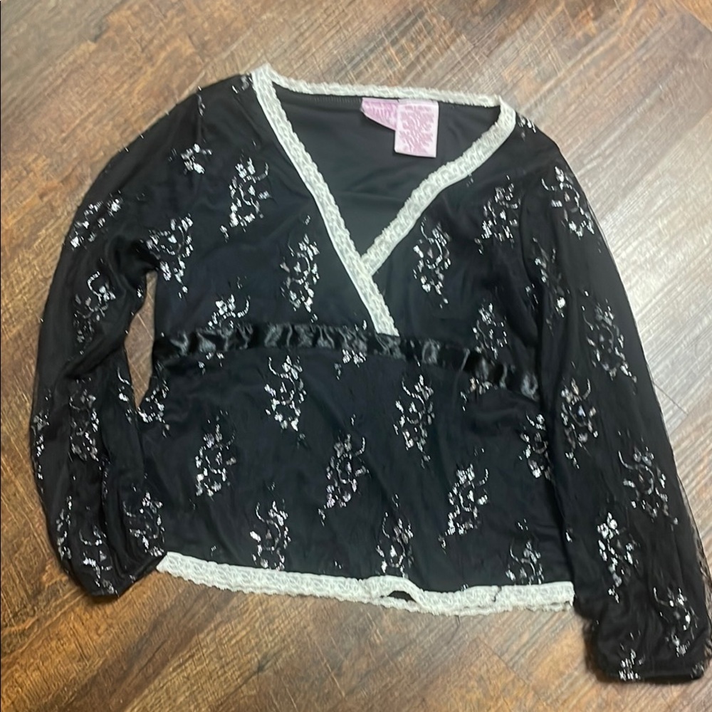 Y2K Girls Hilary Duff Stuff Blouse with White Embroidery